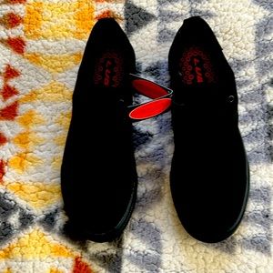 Men’s Black Sterling Lugz shoes, size 10.5.